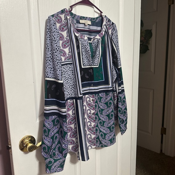 Ann Taylor Loft Medium Long Sleeve Blouse With Unique Design & Pops of Color - Picture 1 of 4